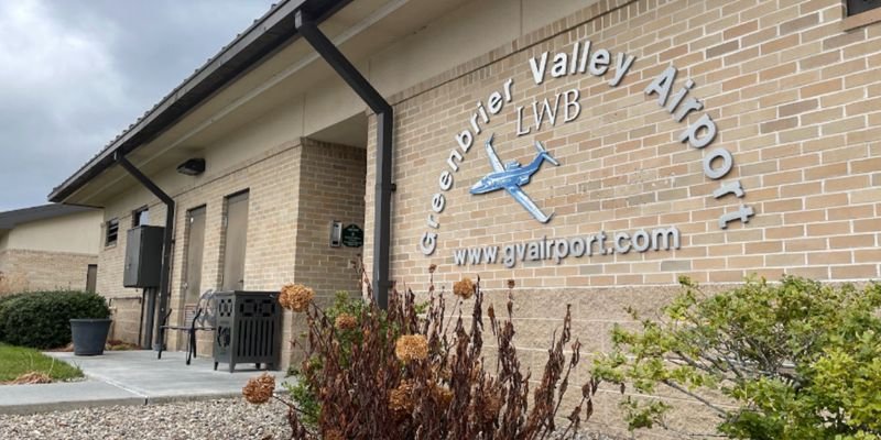 United Airlines LWB Terminal – Greenbrier Valley Airport
