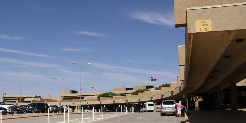 United Airlines LBB Terminal – Lubbock Preston Smith International Airport
