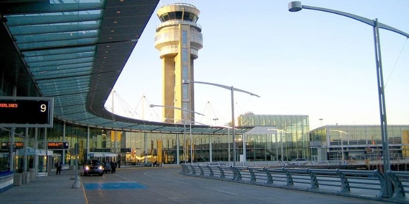 Etihad Airways YUL Terminal – Montréal-Pierre Elliott Trudeau International Airport